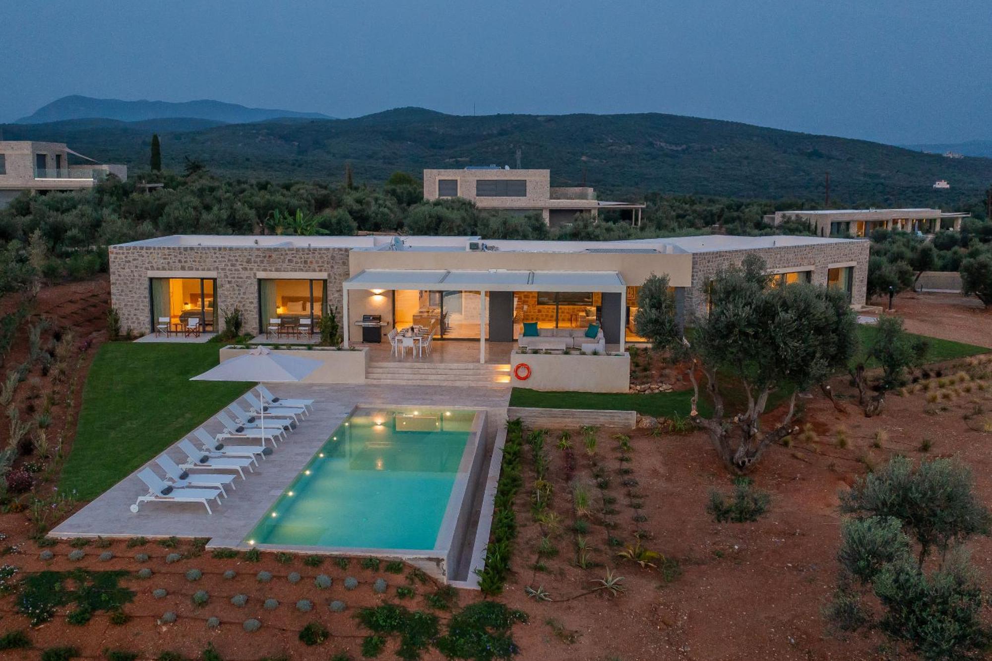 Messinian Nest Villa เกียโลวา ภายนอก รูปภาพ